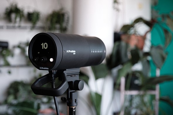 profoto-d30-on-light-stand