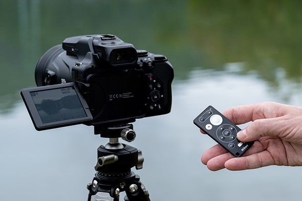 nikon-P1100-with-remote