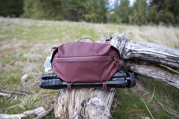 PeakDesign-bag-with-tripod