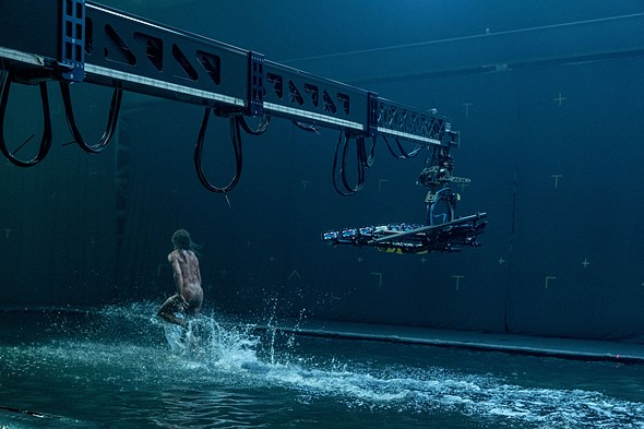 28-years-later-multiple-phone-rig-on-crane