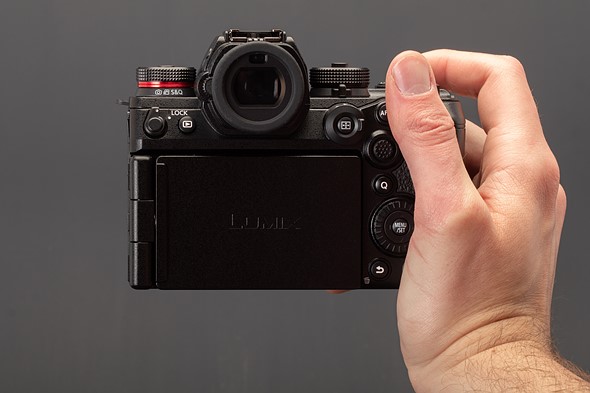 S1IIE rear in hand
