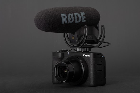 Canon PowerShot V1 with video mic