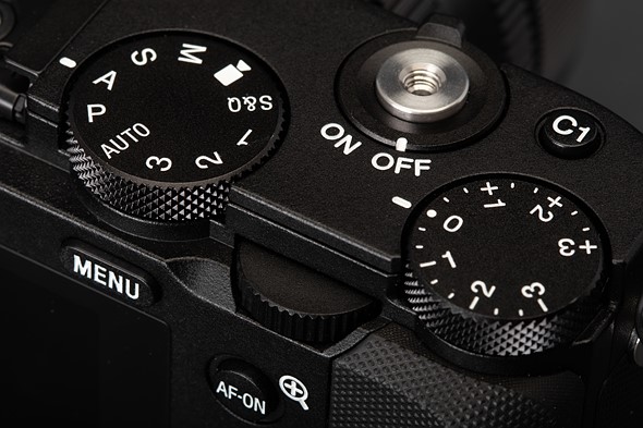 Sony RX1R III dials