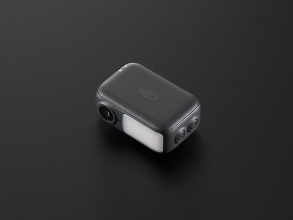 Osmo Mobile 8 module sits on a black table