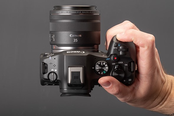 canon eosr6iii in hand top plate