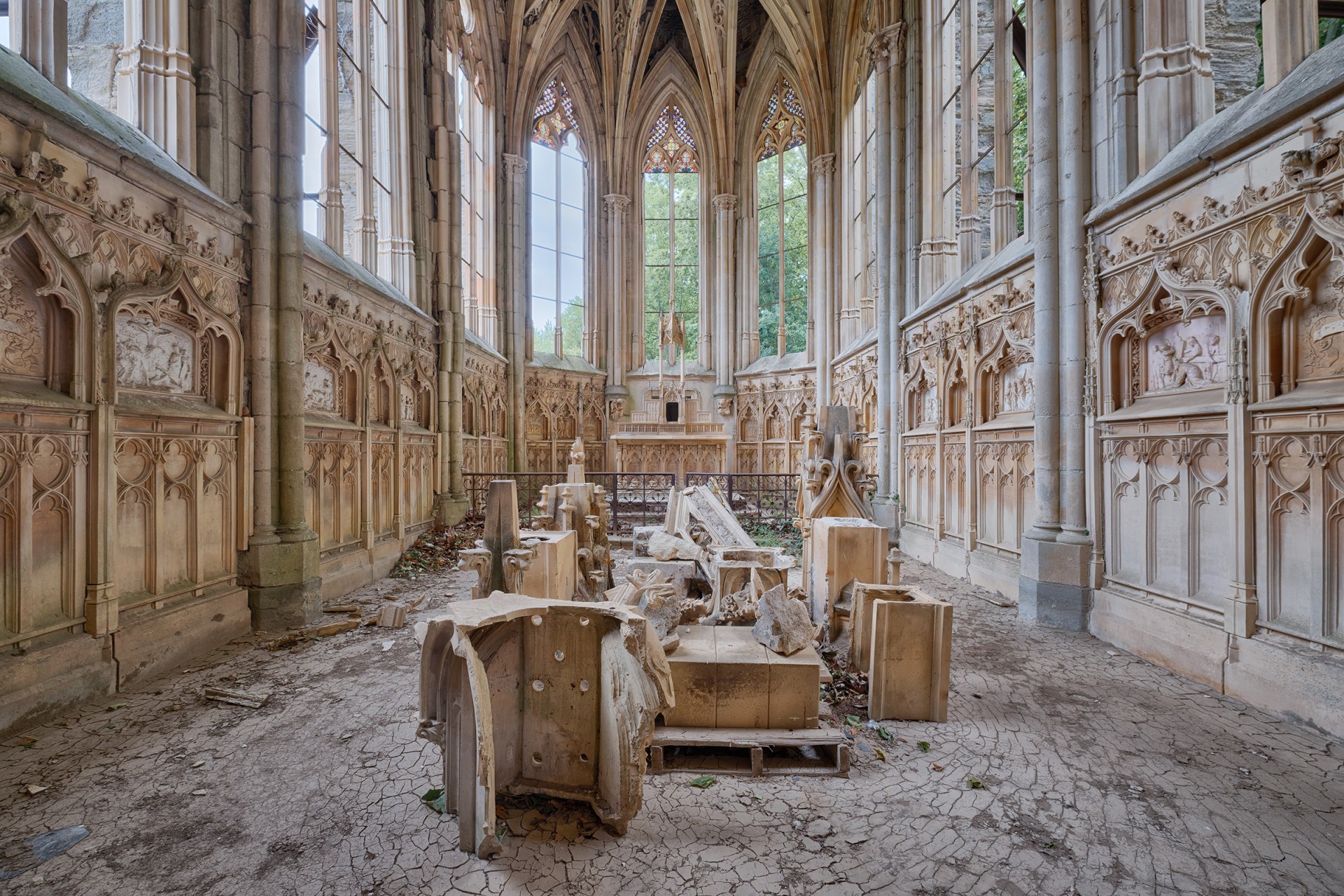 The private chapel of a French château.